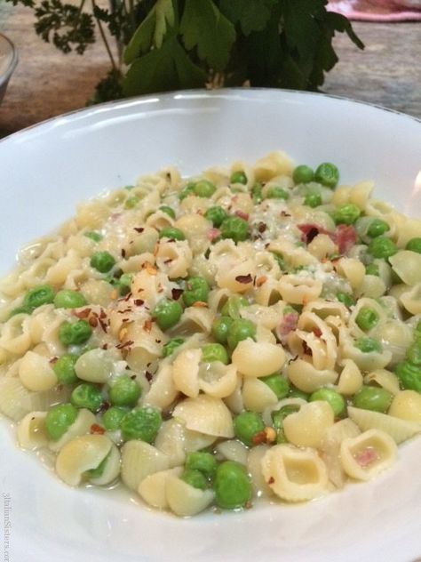 Pasta And Peas, Pasta Peas, Pasta With Peas, Dishes To Make, Ditalini Pasta, Summer Foods, Italian Foods, Pea Recipes, Italian Christmas