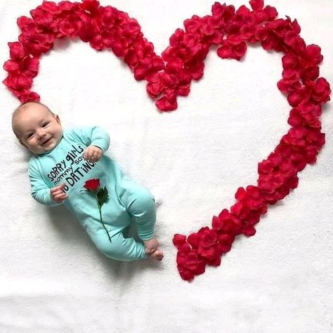 Monthly Baby Photography, Valentines Baby Photos, No Dating, Baby Photography Poses, Baby Milestones Pictures, Outfit Baby Boy, Monthly Baby Photos, Baby Pictures Newborn, Newborn Mom