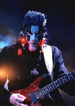 Wes Borland Wes Borland Makeup, Black Light Burns, Wes Borland, Guitar Riffs, Limp Bizkit, Halestorm, Heavy Metal Rock, All In The Family, Heavy Metal Music