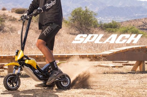 Mini-moto and e-scooter hybrid kicks up some dirt Strange Cars, Best Electric Scooter, Tire Change, Motorcycle Garage, Scooter Bike, Kick Scooter, Compact Cars, E Scooter, Bike Frame