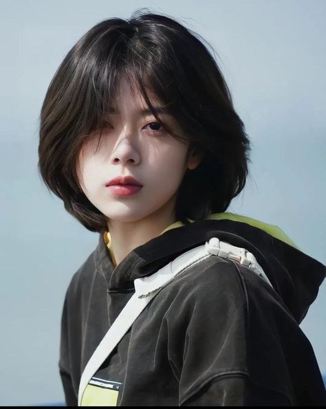 Zhen Zhen, Kpop Short Hair, Shortish Hair, Tomboy Haircut, Bob Haircut For Round Face, Tomboy Hairstyles, Short Hair Tomboy, Korean Short Hair, Easy Hairstyles For Thick Hair