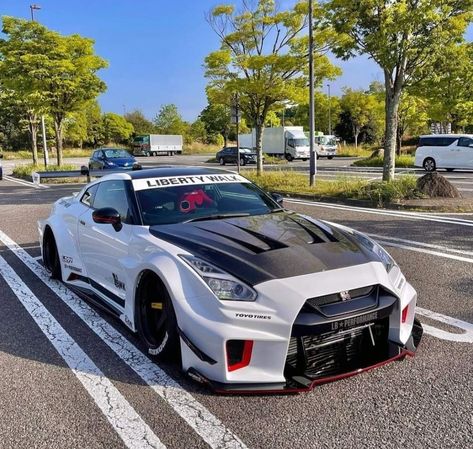 Gtr Liberty Walk, Gtr 35, Black Mustang, Classic Cars Chevy, Gtr Car, Lowrider Trucks, R35 Gtr, Nissan Gtr R35, Cars Jeep