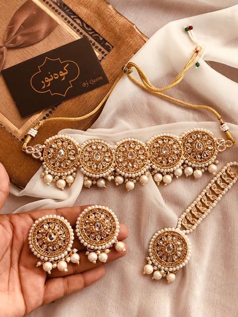 Bridal Mahdi Design, Indian Jwellary Aesthetic, Indian Bridal Jewelry Sets Kundan, Jwellary Design, Brides Indian, Trending Crafts, Fashion Jewelry Rings, Indian Bridal Jewelry, Indian Wedding Jewelry Sets