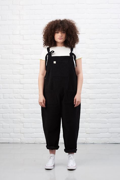 Lucy & Yak | Shop Original Corduroy Dungarees in Charcoal Black | Lucy and Yak Curvy Dungarees Outfit, Midsize Dungarees Outfit, Dungarees Outfit Plus Size, Dungarees Plus Size, Alternative Teacher Outfits Plus Size, Overalls Outfit Plus Size, Plus Size Overalls Outfit, Dungaree Outfit Ideas, Dungaree Outfit