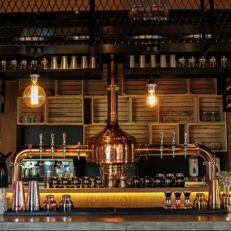 Brewery Bar Design, Distillery Bar, Cheap Shelving, Beer Factory, Brewery Bar, Brewery Design, Beer Tower, Beer Store, Pub Design