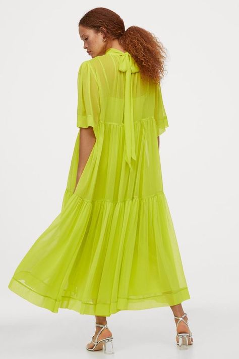 H&M Wide-Cut Long Dress Long Flared Dress, Outfits 2023 Summer, Yellow Maxi, Outfits 2023, Flared Dress, Maxi Robes, Puff Sleeve Dresses, Puff Sleeve Top, Elbow Length Sleeve