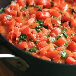 Tomato Basil Pasta Sauce, Homemade Pasta Sauce, Basil Pasta Sauce, Pasta Sauce Homemade, Tomato Basil Pasta, Garden Tomatoes, Tomato Basil Sauce, Fresh Tomato Sauce, Basil Recipes