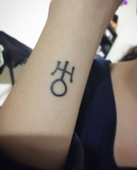 Tattoo “Uranus” #sailormoon #sailoruranus #planet #inspired #tattooideas                              December 07, 2018 Uranus Symbol Tattoo, Sailor Uranus Tattoo, Uranus Tattoo Aquarius, Uranus Tattoo, Sailor Uranus, Symbol Tattoos, Anime Tattoos, Piercing Tattoo, Cute Tattoos