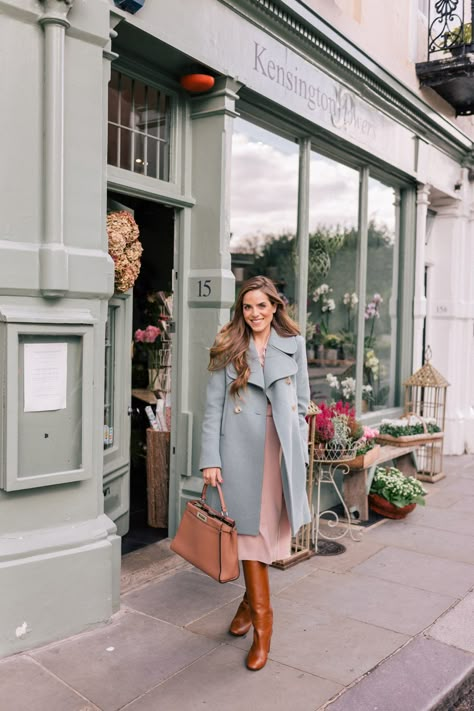 Gal Meets Glam London In October - Chloe coat, Co dress, Aquazzura boots & Fendi bag London In October, Trench Coat Outfit, Gal Meets Glam, Trendy Fall Outfits, Coat Outfits, Fall Winter Outfits, Womens Fashion Trends, Coat Dress, Look Fashion