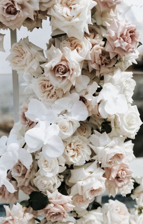 Monochrome Wedding, Blush Wedding Flowers, Beige Wedding, Neutral Wedding, Wedding Vibes, Dress Designer, Wedding Flower Arrangements, Wedding Mood, Wedding Deco