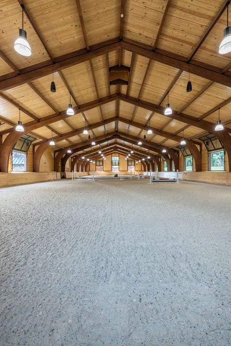 We ensure your riding arena not only meets the necessary safety and riding standards but also provides you and your horses with an outstanding equestrian experience. Luxury Horse Barns, Equine Facility, Horse Riding Arena, Luxury Horse, Equestrian Barns, Riding Arena, Horse Barn Ideas Stables, Barn Builders, Horse Arena