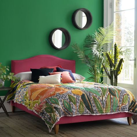 Bright Bedroom Colors, Floral Bedroom Decor, Brighter Bedroom, Floral Bedroom, Bedroom Trends, Fall Bedroom, Bedroom Wall Colors, Green Walls, Bedroom Color Schemes