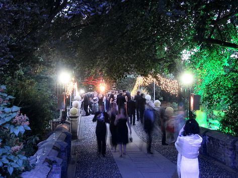 May Ball happens at any one of the colleges of the University of Cambridge at the end of the academic yr. They're formal affairs, requiring evening dress, (some white tie). The balls are held in the college gardens, lasting from around 6-9 p.m. until well after dawn, with some colleges offering rides in balloons when the ball ends, and even breakfast in Paris, or, more traditionally, punting to Grantchester. "Survivors photographs" are taken of those who last until morning. Vision Board Studying, Paris College, Breakfast In Paris, Cambridge Uk, All Things Bright And Beautiful, University Of Cambridge, Studying Abroad, Cambridge University, College Station