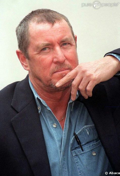 John Nettles, Tv Detectives, Midsomer Murders, British Tv Series, Bbc Drama, Detective Series, True Detective, British Tv, Video Film