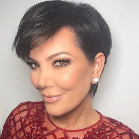 Chris Jenner, Kris Jenner Haircut, Kris Jenner Hair, Kris Jenner Style, Short Hair For Kids, Jenner Hair, Short Hairstyles Over 50, Kardashian Hair, Robert Kardashian