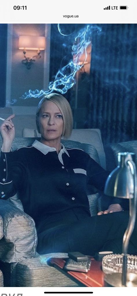 Claire Underwood Style, Claire Underwood, Robin Wright, House Of Cards, Women Lifestyle, Single Women, Ruffle Blouse, Concert, Women's Top