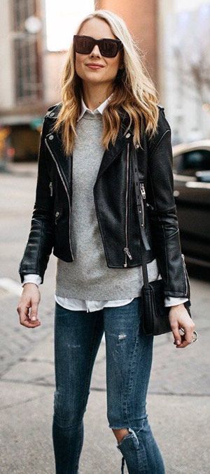 Leather Jacket Outfit Fall, Biker Jacket Outfit, Fall Leather Jacket, Moto Jacket Outfit, Black Leather Jacket Outfit, Jacket Outfit Women, Woman Walking, Leather Jacket Outfits, Outfit Jeans