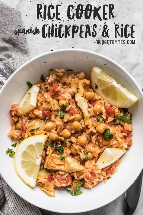 Spanish Chickpeas, Chickpeas And Rice, Rice Cooker Recipes, Vegan Rice, Chickpea Recipes, Vegan Dinner, Slow Food, Vegetarian Dinner, Meatless Meals