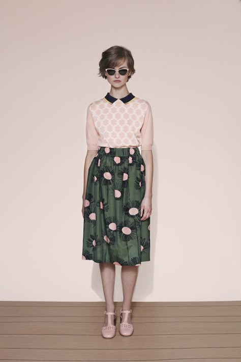 Such a cute collection - Orla Kiely spring 2015 lookbook #skirt #print                                                                                                                                                                                 More Gamine Style, The Cardigans, Pink Olive, Orla Kiely, Green Outfit, Moda Vintage, Carrie Bradshaw, 가을 패션, Mode Inspiration