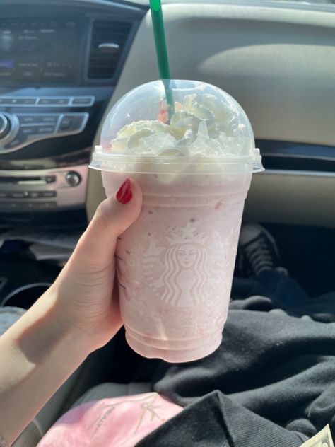 strawberry frappe w/ vanilla bean powder Strawberry Creme Frappe, Vanilla Frap, Vanilla Bean Frap, Strawberry Frappe, Strawberry Purée, Vanilla Bean Powder, Starbucks Drink, Strawberry Puree, Starbucks Recipes