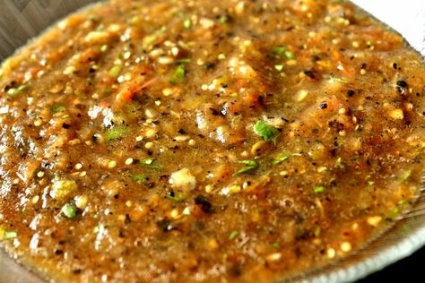 Roasted Salsa Recipe, Mexican Salsa Recipes, Roasted Tomatillo, Mexican Sauce, Salsa Guacamole, Yummy Bites, Homemade Salsa Recipe, Mexican Salsa, Salsa Recipes