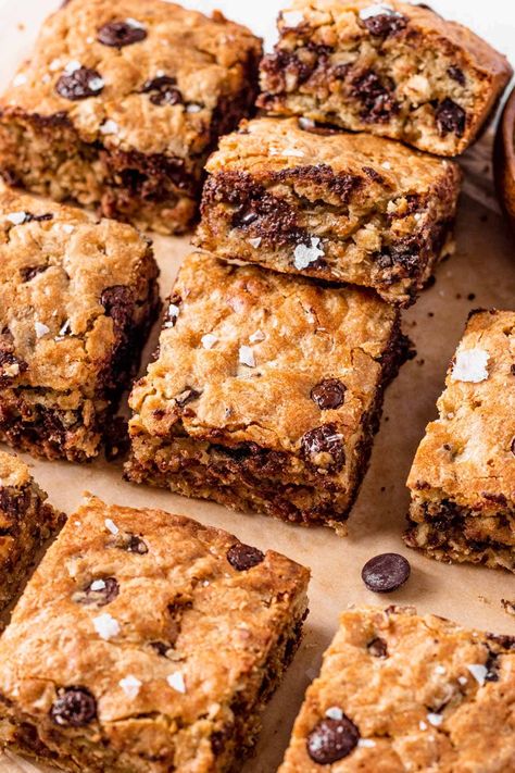 Oat Cookie Bars, Soft Oat Bars, Chocolate Chip Oat Bars, Oatmeal Brownies, Chocolate Chip Pan Cookies, Oatmeal Chocolate Chip Cookie Bars, Healthy Oat Cookies, Chocolate Oat Bars, Oat Chocolate Chip Cookies