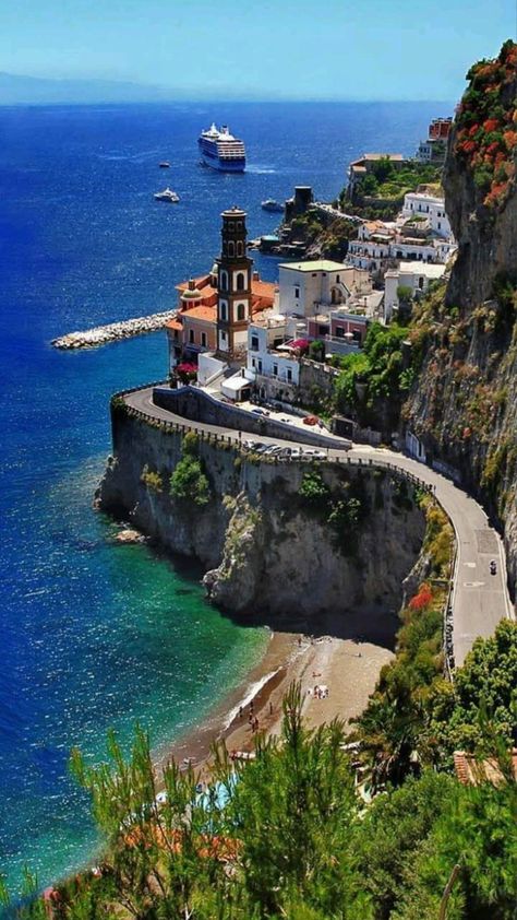 Scenic Roads, Amalfi Coast Italy, Italy Tours, Roman Holiday, Alam Yang Indah, Big Sur, Amalfi Coast, Places Around The World, Sedona