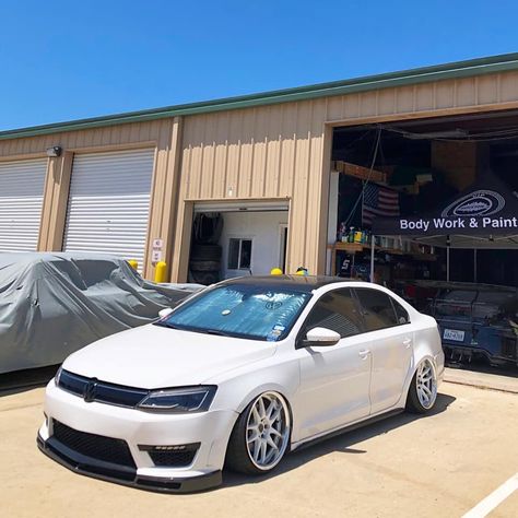 ModdedEuros.com on Instagram: “Mercedes front bumper on a VW 📷: Adam Parada #vw #mk6 #jetta #gli #euro” Jetta Modified, Ford Endeavour, Jetta Mk6, Girly Car, Vw Jetta, Volkswagen Jetta, Modified Cars, Whips, Fashion Ideas