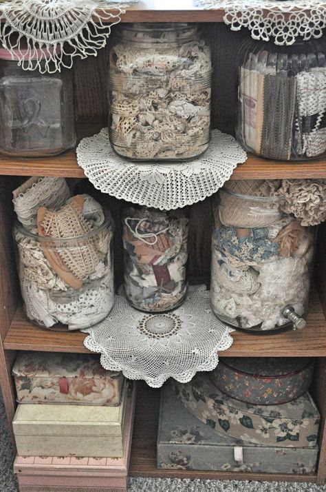 Vintage Inspired Craft Room, Sheshed Craft Rooms, Antique Craft Room, Vintage Craft Room Ideas, Craft Room Shabby Chic, Vintage Craft Room, Shabby Chic Craft Room, Vintage Sewing Rooms, Sewing Room Decor