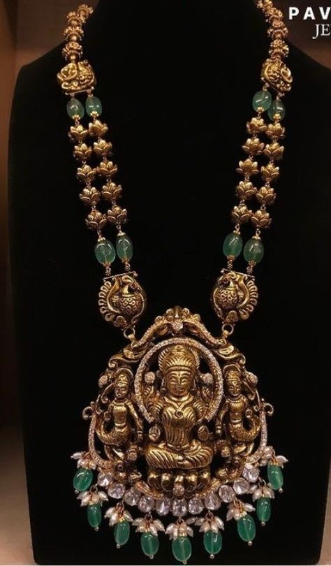 Long Beads Haram, Green Pearls Jewelry, Long Temple Jewellery Necklace, Antique Long Necklaces Design, Antique Gold Haram Designs, Long Antique Necklace Gold, Pearl Haram Design, Long Haaram Designs Gold, Antique Gold Jewelry Indian Bridal Jewellery Necklace Set