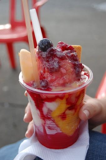 Raspados Recipe, Mexican Treats, Mexican Snacks, Food C, Colombian Food, Refreshing Desserts, Island Food, Scrumptious Desserts, Brazilian Food