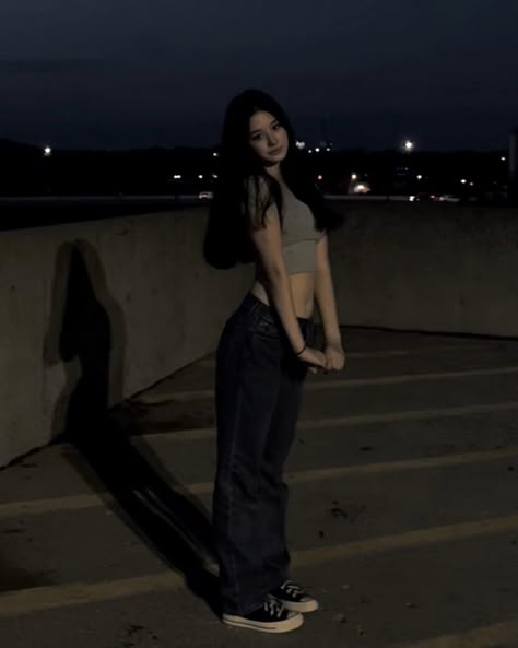 parking lot photoshoot, late night photo, nighttime photo inspo, downtown girl, downtown girly, parking lot photos, casual outfit inspo, pose inspo, standing pose Parking Lot Photoshoot, Cute Modeling Poses, Rooftop Photoshoot, Walking Poses, Standing Pose, Hair Girls, Night Photo, Zara Coat, Self Portrait Poses