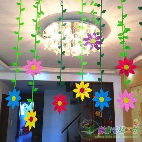 Classroom Ceiling, Spring Crafts Preschool, Door Decorations Classroom, Paper Towel Roll Crafts, Crafts Paper, Spring Activities, Childrens Crafts, School Decorations, Preschool Art