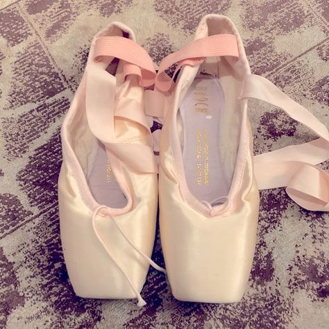 Bloch Pointe Shoes (Serenade) Bloch Pointe Shoes, Pointe Shoes, Something New, Size 6