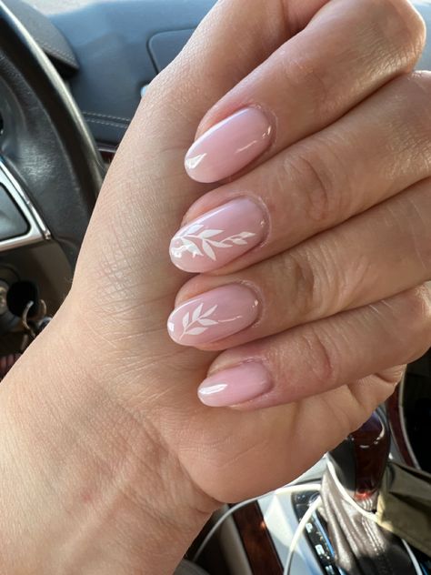 White French Tip Nails With Leaves, Pink And White Bridal Nails, White Leaf Nail Art, Flower And Leaf Nails, Wedding Nails With Leaf Design, Wedding Nails For Beach Wedding, Wedding Boho Nails For Bride, Wedding Nails Leaf Design, Wedding Nails With Vines