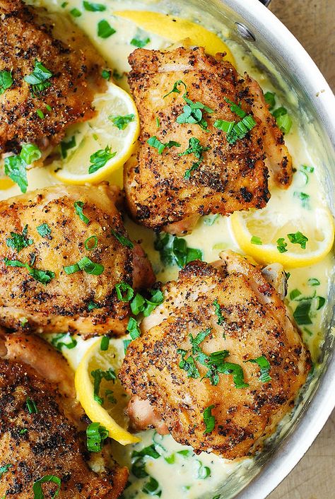 Lemon Pepper Chicken with Creamy Garlic-Lemon Sauce Chicken Thigh Seasoning, Baked Lemon Pepper Chicken, Pepper Seasoning, Creamy Lemon Chicken, Thighs Chicken, Recipes Oven, Lemon Garlic Chicken, Sauce Chicken, Chicken Thigh Recipes Crockpot