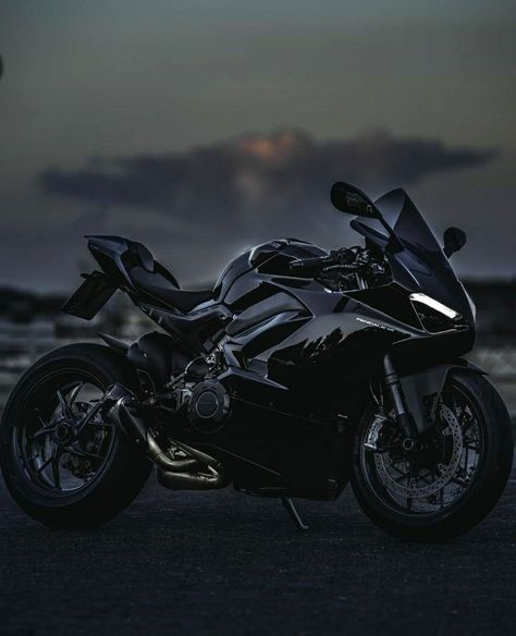 Mate Black Motorcycle, Superbike Aesthetic Dark, Ducati Aesthetic, Background Motor, Wallpaper Backgrounds Aesthetic Iphone, Taylor Swift Laptop, Sport Bike Rider, Aesthetic Bike, Female Motorcycle