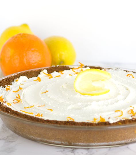 Looking for a citrus filled cream pie? This tangerine cream pie tastes as delicious as it sounds. There's a surprise appearance by a gingersnap crust too! Tangerine Cake Recipes, Homemade Peanut Butter Dog Treats, Tangerine Recipes, Cheesecake Tacos, Whipped Cream Topping, Curd Filling, Gingersnap Crust, Chocolate Pie Recipes, Homemade Snickers