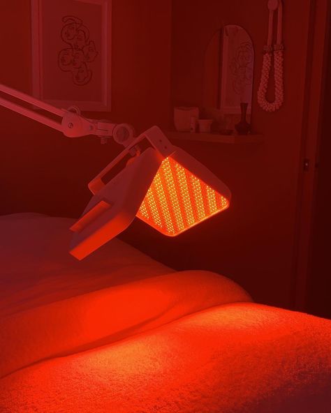 Infared Lights, Red Led Light Therapy, Skin Moles, Eyelash Technician, Newborn Feeding, Led Therapy, Types Of Skin, Homemade Facials, Red Led Lights