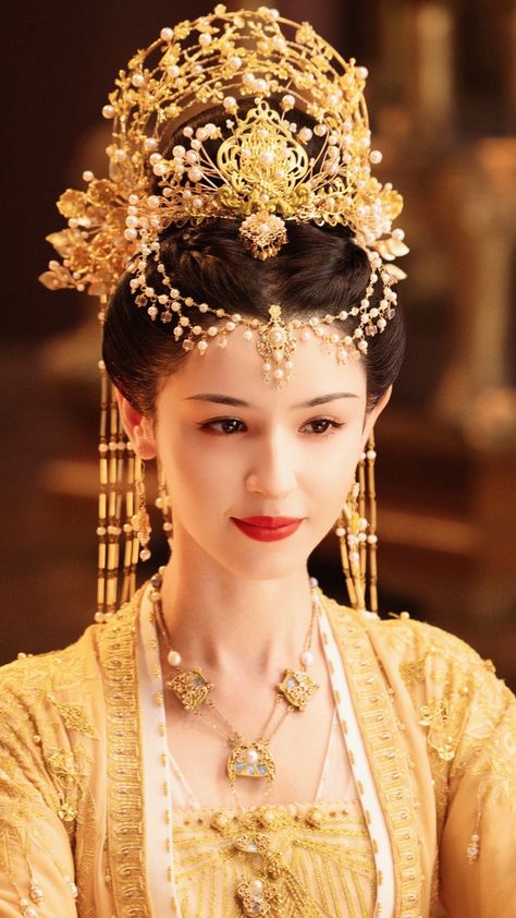 Asian Royalty Aesthetic, Chinese Royalty Aesthetic, Drama Hairstyles, Chinese Royalty, Asian Royalty, Yanxi Palace, Chinese Traditional Costume, Dragon Phoenix, Royalty Aesthetic