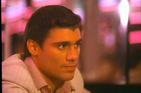 Scarface Manny❤️ Manolo Scarface, Manny Scarface, Mob Movies, Scarface 1932, Steven Bauer, Male Movie Stars, Scarface Movie, Gangster Movies, Nice Guys