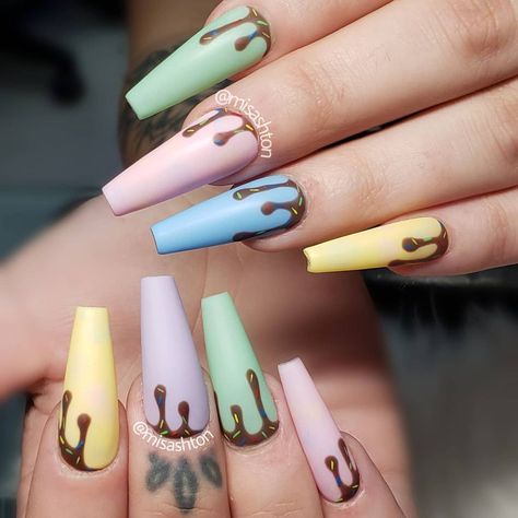 Ashton Harlan (@misashton) posted on Instagram: “Sprinkles! . #nailsmagazine #pastelnails #dripnails #chocolatenails #icecreamnails #sprinklenails #702nails #lasvegasnails #hendersonnails…” • Jun 4, 2020 at 7:46pm UTC Chocolate Drip Nails, Nails With Sprinkles, Sprinkle Nails, Ice Cream Nails, Las Vegas Nails, Drip Nails, Chocolate Drip, Pastel Nails, Nails Desing