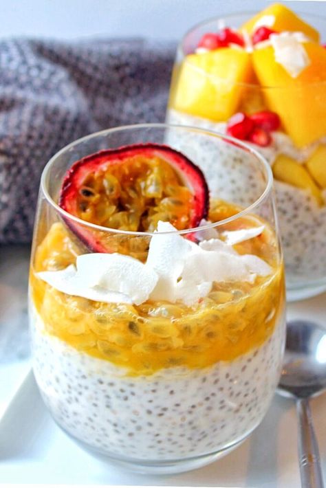 This creamy Coconut and Passion Fruit Chia Pudding is full of tropical flavors and will help get your morning off to a great start! Mango Chia Seed Pudding, Tropical Breakfast, Mango Chia Pudding, Passionfruit Recipes, Passion Fruit Syrup, Fruit Pudding, Chia Seed Recipes Pudding, Coconut Chia Pudding, Mango Pudding