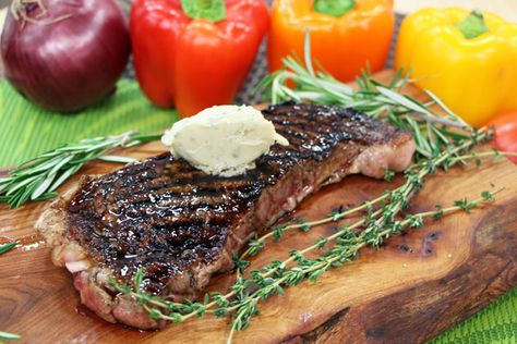 Boursin Cheese Sauce, Chicken Boursin, Cheese Sauce For Steak, Boursin Cheese Recipes, Boursin Recipes, Striploin Steak, Steak Sauce Recipes, Dishes Recipe, Dinner Beef