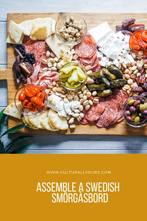 Nordic Appetizers, Swedish Smorgasbord Ideas, Scandinavian Appetizers, Smorgasbord Swedish, Swedish Appetizers, Scandinavian Smorgasbord, Swedish Food Traditional, Swedish Lunch, Swedish Smorgasbord