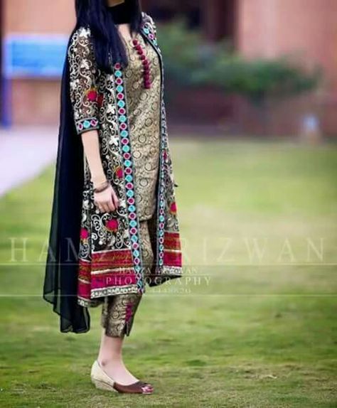 Fashion and style Open Shirt Design, Front Open Dress, Shirt Gown, Open Dress, Shrug For Dresses, Open Shirt, New Blouse Designs, Pakistani Dresses Casual, Gown Style