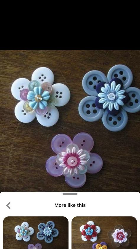 Flower Buttons Craft, Canvas Material Projects, Button Bookmarks Diy, Button Crafts To Sell Diy Ideas, Button Flowers How To Make, Button Pictures Ideas, Button Crafts For Adults, Buttons Crafts Ideas, Button Art Ideas