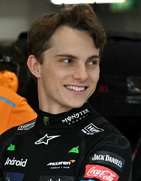 Fia Formula 2 Championship, Mclaren Formula 1, Oscar Piastri, Need Friends, Most Handsome Men, F1 Drivers, Formula One, Male Beauty, Black Aesthetic