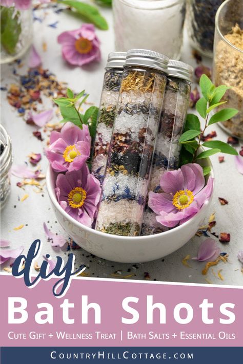 Learn how to make your own homemade bath shots with essential oils! Herbal bath shots are good for self-care, wellness and skincare benefits. This easy floral DIY bath salts in test tube recipe is made with lavender, rose petals, peppermint, eucalyptus, pink Himalayan and Epsom salt. This natural detox bath soak is a pretty handmade gift or party favors. Included are free printable labels, tips for container, storage, packaging ideas and how to use. #bathsalts #bathsoak | countryhillcottage.com Bath Shots, Bath Salts Diy Recipes, Diy Bath Soak, Diy Bath Salt, Bath Soak Recipe, Bath Salts Recipe, Săpunuri Handmade, Bath Salts Diy, Botanical Bath