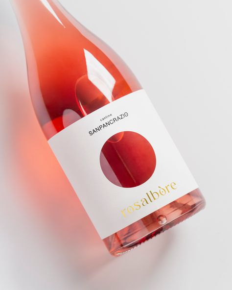 Rose Wine Label, Wine Label Inspiration, Wine Packaging Design, Rosé Wine, Label Packaging, Wine Bottle Design, Orange Wine, Wine Label Design, White Minimal